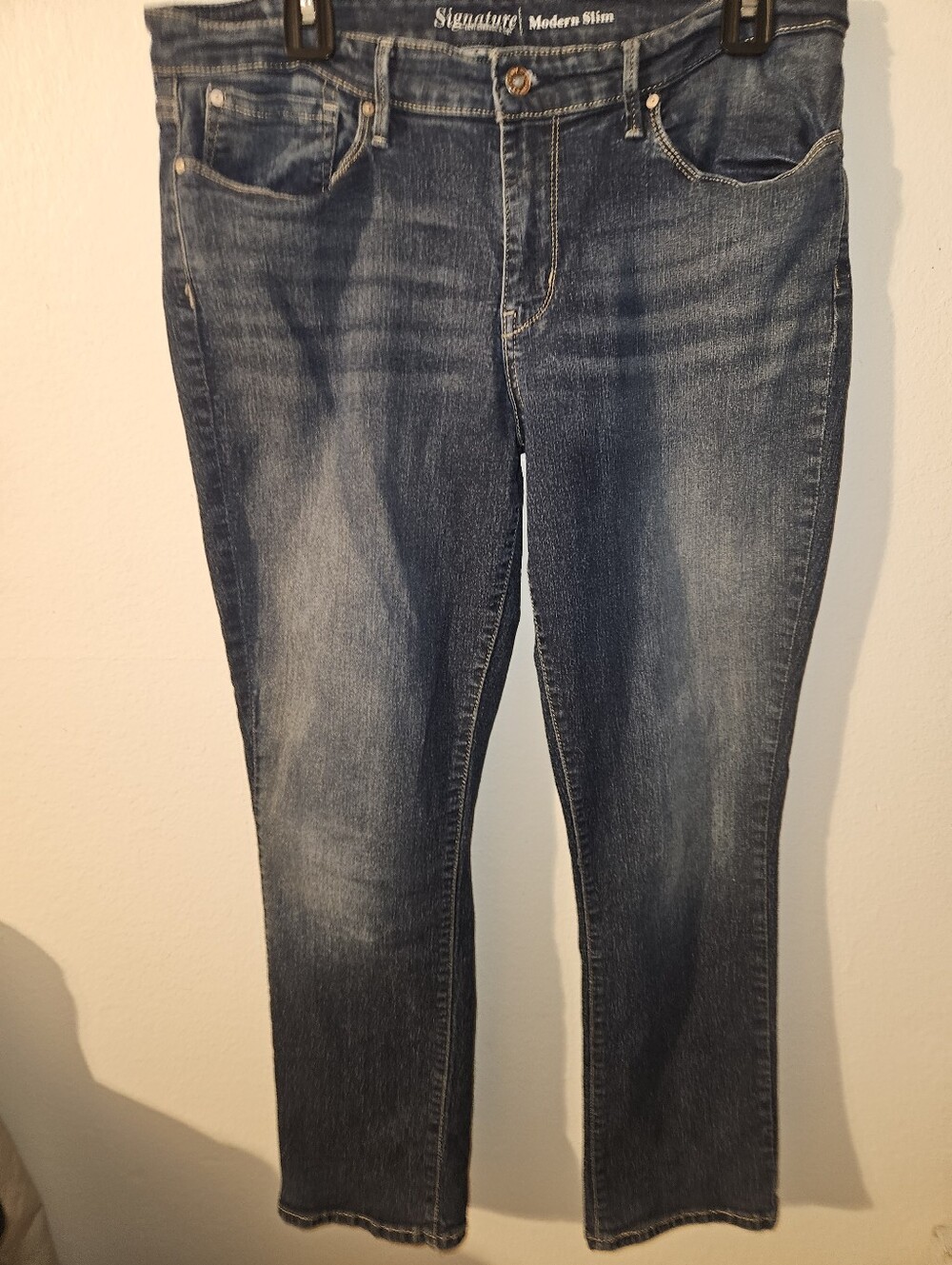 Signature Levi Strauss Womans Modern Slim Blue Jeans Size 16m